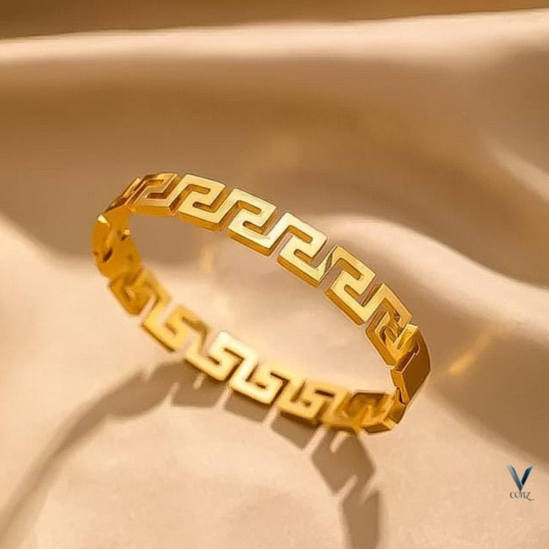 Stylish Beautiful Versace Bangle