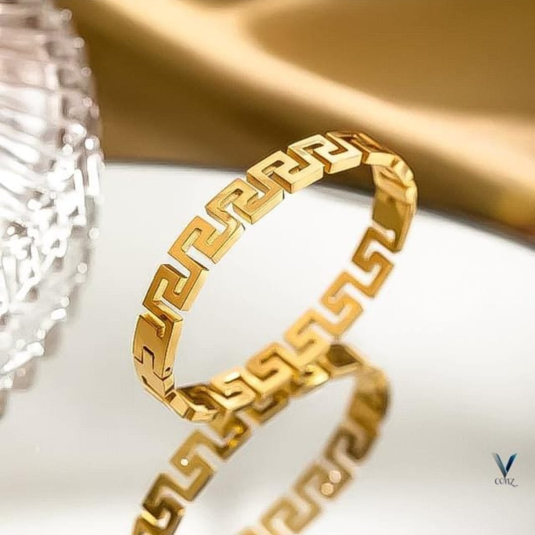 Stylish Beautiful Versace Bangle