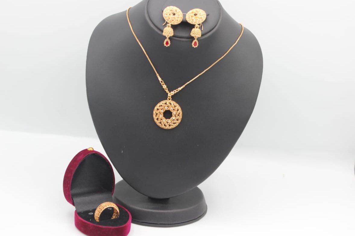 Stylish Unique Design Gold Plated Necklace Set & Ring for Girls/Women