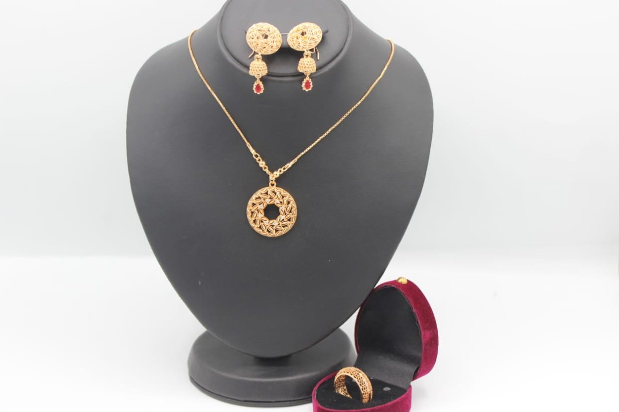 Stylish Unique Design Gold Plated Necklace Set & Ring for Girls/Women